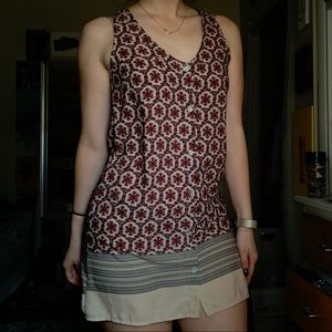 Loose fitting silky dress with floral pattern